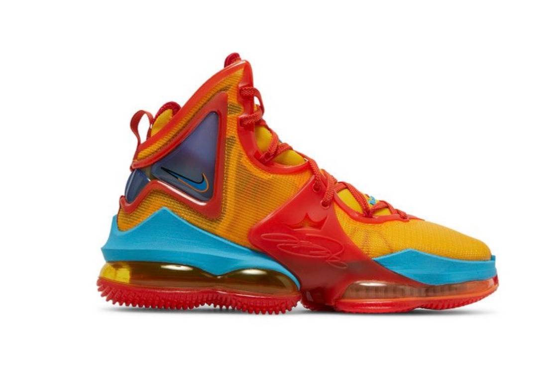 Nike LeBron 19 Tune Squad
