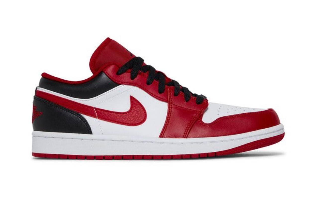 Jordan 1 Low Bulls