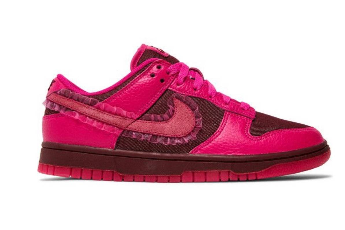 Nike Dunk Low Valentine's Day (2022) (Women's)