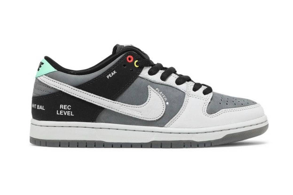 Nike SB Dunk Low VX1000