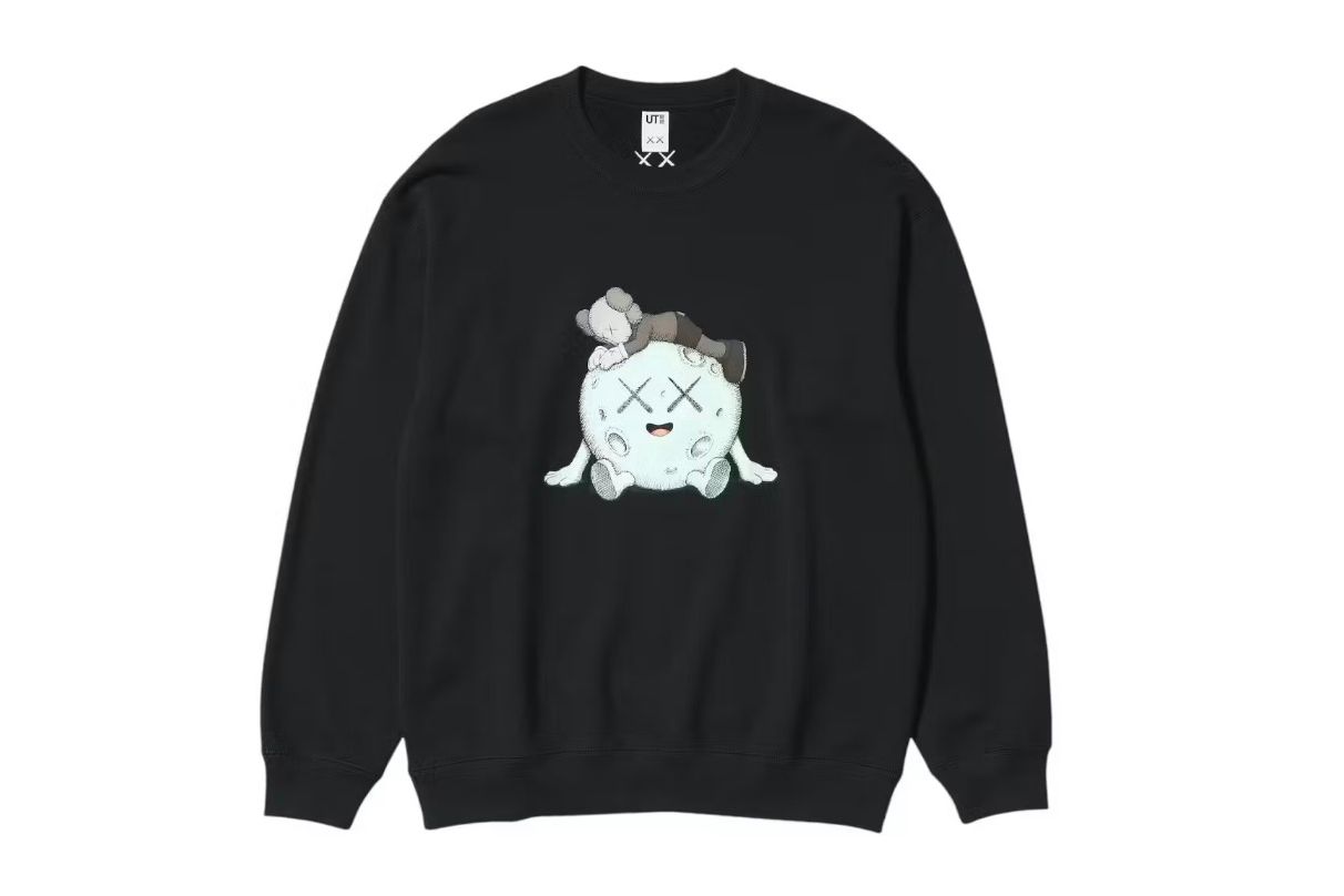 Uniqlo KAWS UNIVERSE Sweatshirt Black